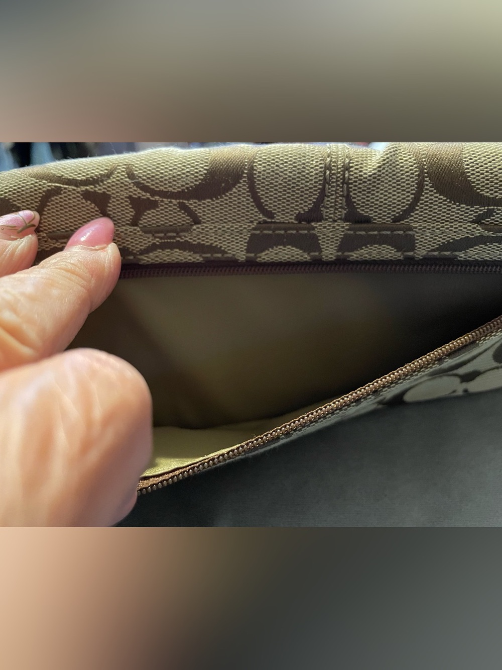 Coach Canvas Wallet in Khaki and Chalk - Picture 4 of 6